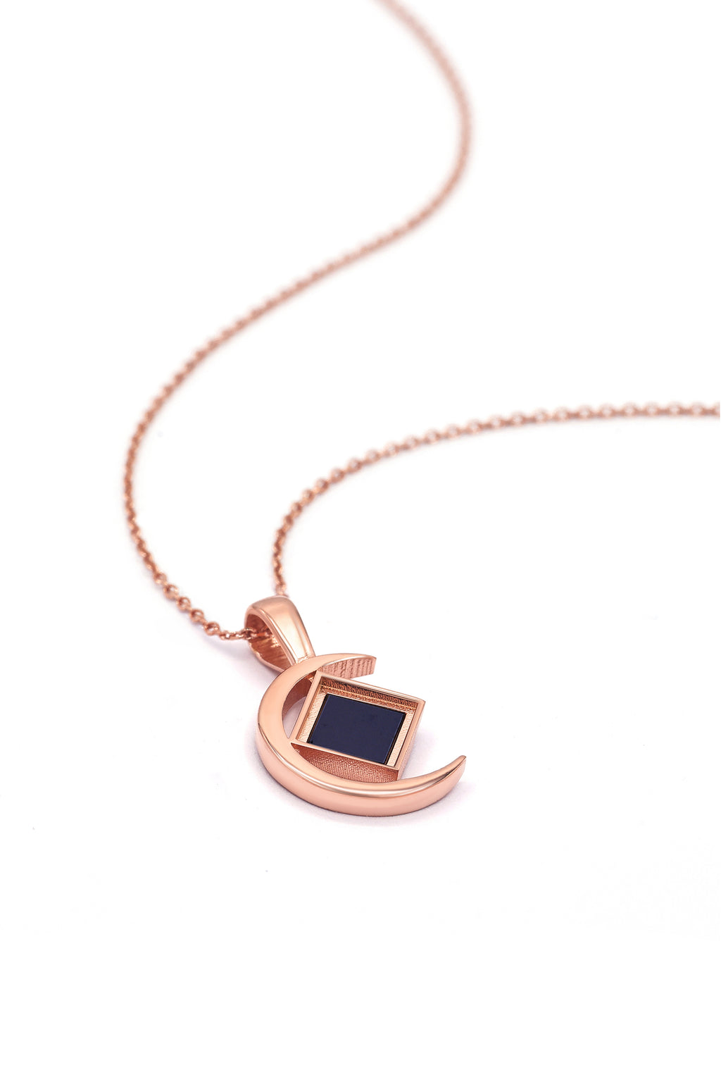 Femme Sirr Hilal Collier
